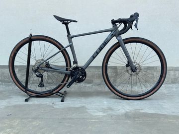 CUBE NUROAD RACE 2024 2024 Road & Gravel usato, Grigio chiaro — immagine 1 di 11