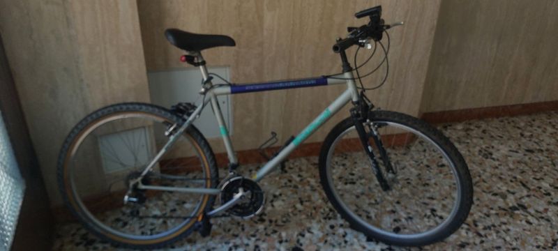 Used Bianchi Custom Shimano Alivio 1992 Mountainbike, Green — image 2 of 5