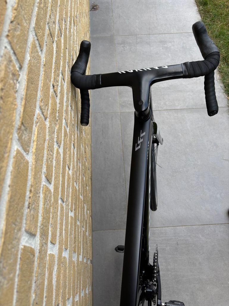 Canyon Aeroad CFR Disc MvdP 2022 2022 Road & Gravel usato, Nero — immagine 3 di 4