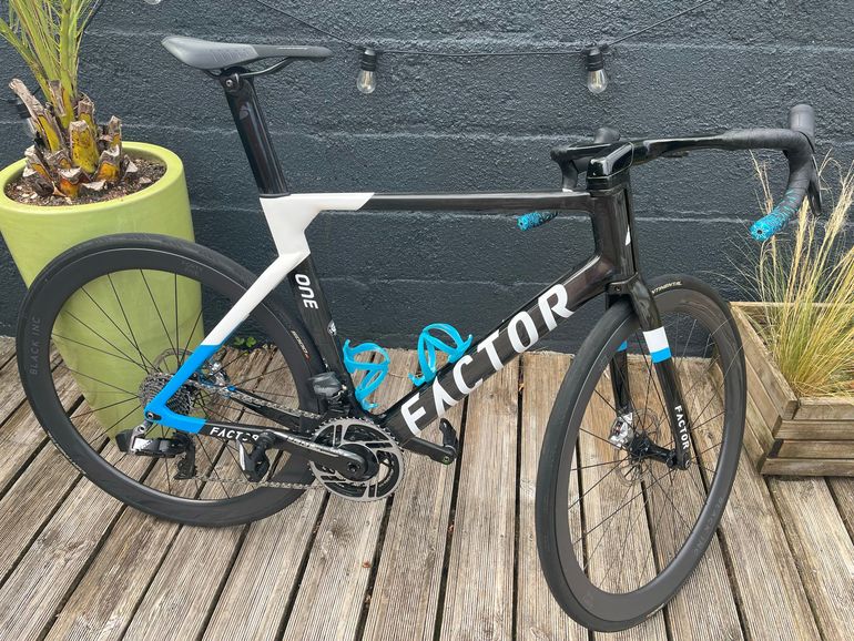 Factor One SRAM Red eTap AXS 2021 Road & Gravel d'occasion — image 2 sur 6