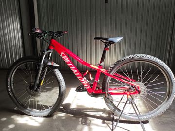 Tweedehands Specialized Rockhopper 27.5 2022 2022 Mountainbike — afbeelding 2 van 8