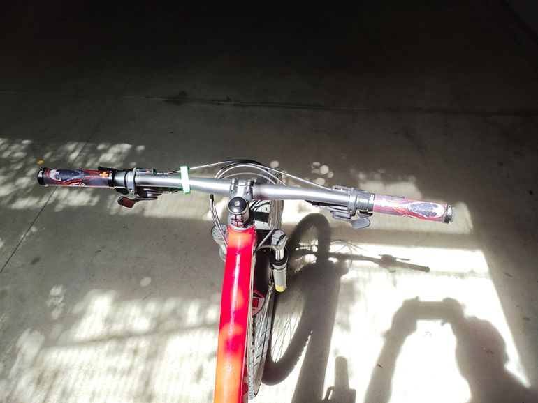 Specialized Rockhopper 27.5 2022 2022 Mountainbike usato, Rosso — immagine 6 di 8