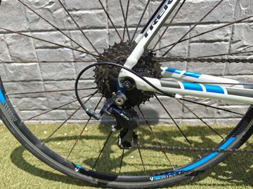 Gebrauchtes Trek Madone 2.1 H2 Compact 2015 2015 Road & Gravel, Weiß — Bild 10 von 16