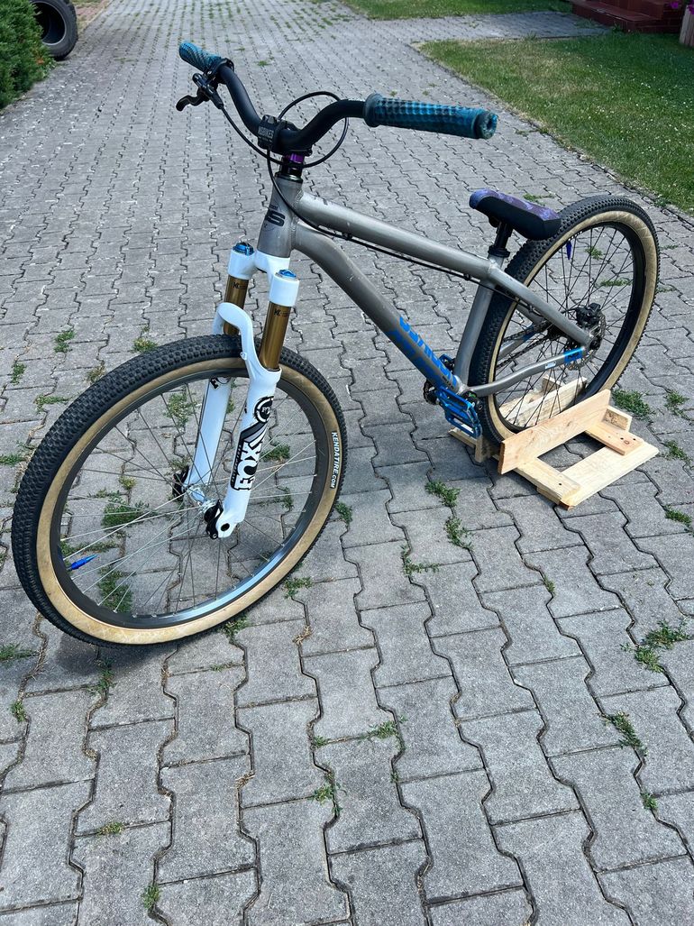 Ns bikes Custom Single Speed / Fixed Gear 2022 Mountainbike usato, Grigio chiaro — immagine 2 di 8