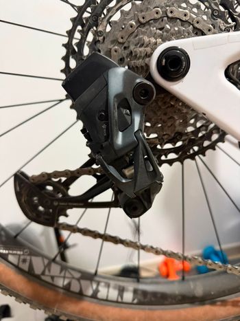 Scott Spark RC Team Issue 2022 2022 Mountainbike usato, Bianco — immagine 7 di 15