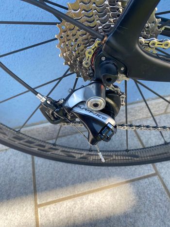 Pinarello Dogma Shimano Dura Ace 2018 Road & Gravel de segunda mano, Negro — imagen 9 de 11