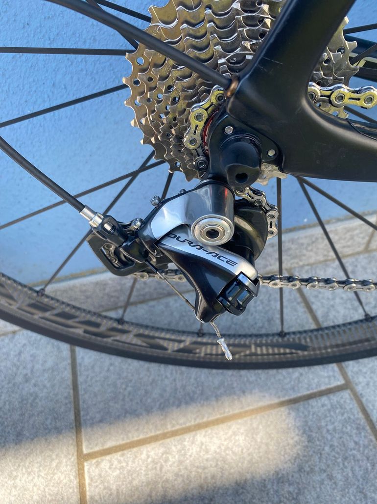 Pinarello Dogma Shimano Dura Ace 2018 Road & Gravel de segunda mano, Negro — imagen 9 de 11