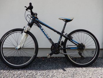 Used Trek Superfly 24 2015 2015 Youth, Black — image 9 of 9