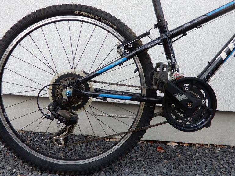Used Trek Superfly 24 2015 2015 Youth, Black — image 4 of 9