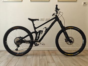 Tweedehands RAAW V2.2 2025 MTB
