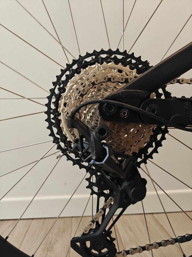 Used RAAW V2.2 2025 Mountainbike, Black — image 8 of 11