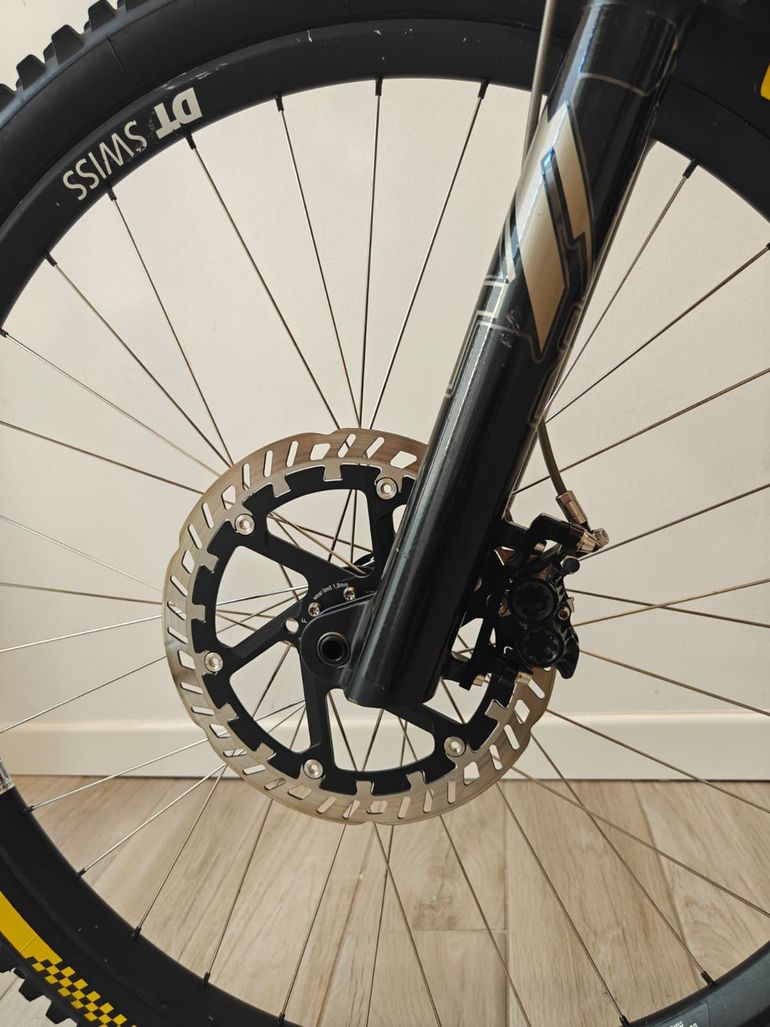 Used RAAW V2.2 2025 Mountainbike, Black — image 10 of 11