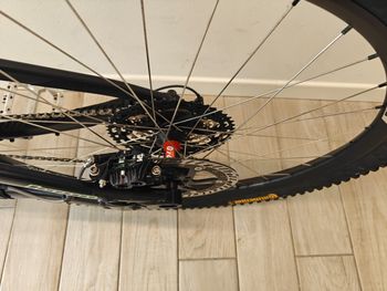 Used RAAW V2.2 2025 Mountainbike, Black — image 9 of 11