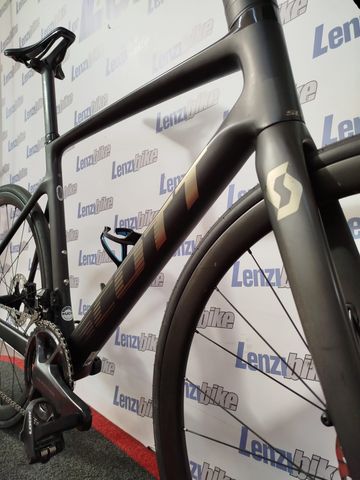 Scott Addict RC 15 2022 2022 Road & Gravel usato, Nero — immagine 5 di 7