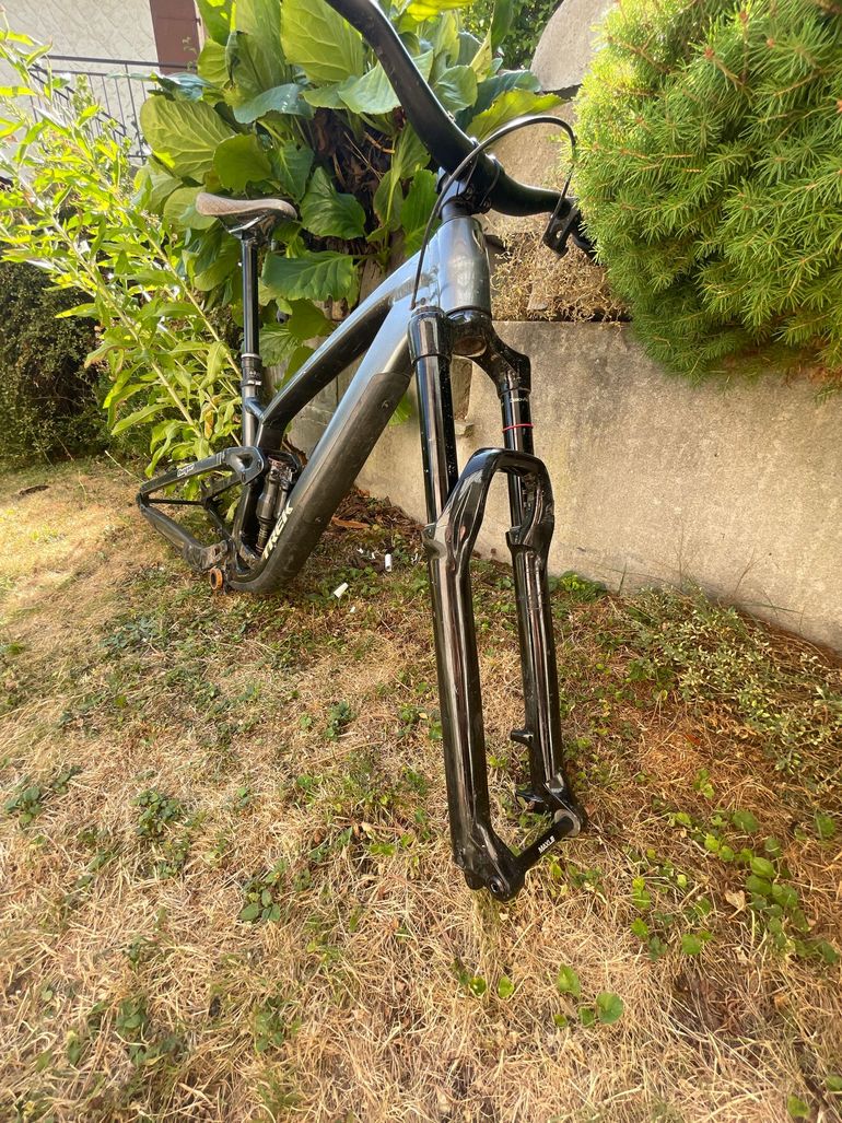Used Trek Fuel ex Frameset 2024 Mountainbike, Black — image 9 of 12