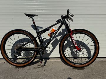 Used BH Lynx6 Custom SRAM XX1 Eagle AXS 2025 Mountainbike, Black — image 1 of 3