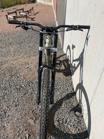 Käytetty Commencal FURIOUS RIDE 2021 2021 Mountainbike — kuva 5 / 8