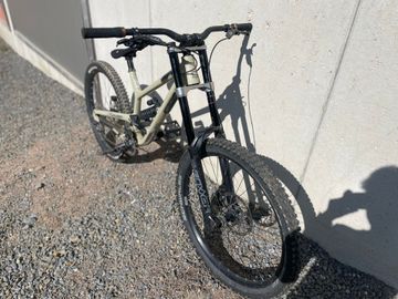 Käytetty Commencal FURIOUS RIDE 2021 2021 Mountainbike — kuva 2 / 8
