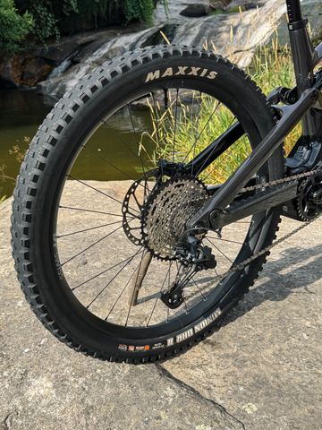 Canyon Spectral:ON CF 8 2023 2023 Mountainbike usato, Nero — immagine 8 di 17