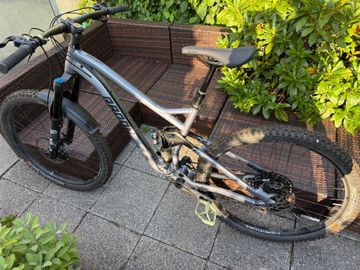 Gebrauchtes Radon SWOOP AL 8.0 2024 2024 Mountainbike, Hellgrau, 29 — Bild 2 von 6