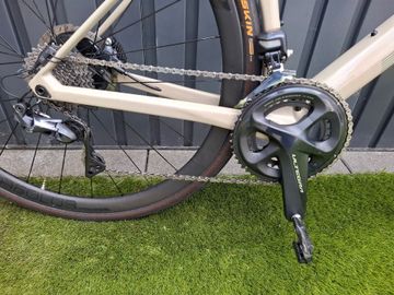 Used BMC Roadmachine Shimano Ultegra Di2 2022 Road & Gravel, Green — image 3 of 21