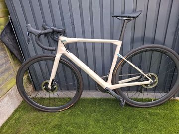 Used BMC Roadmachine Shimano Ultegra Di2 2022 Road & Gravel, Green — image 20 of 21