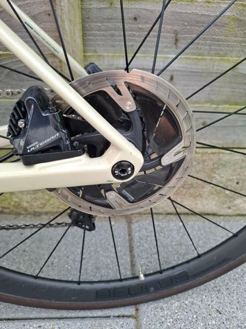 Used BMC Roadmachine Shimano Ultegra Di2 2022 Road & Gravel, Green — image 8 of 21
