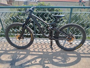 Used Giant Reign 2 2019 2019 Mountainbike, Black, 27.5 — image 2 of 6