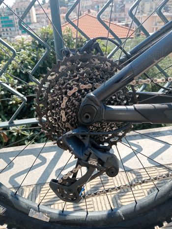 Used Giant Reign 2 2019 2019 Mountainbike, Black, 27.5 — image 3 of 6
