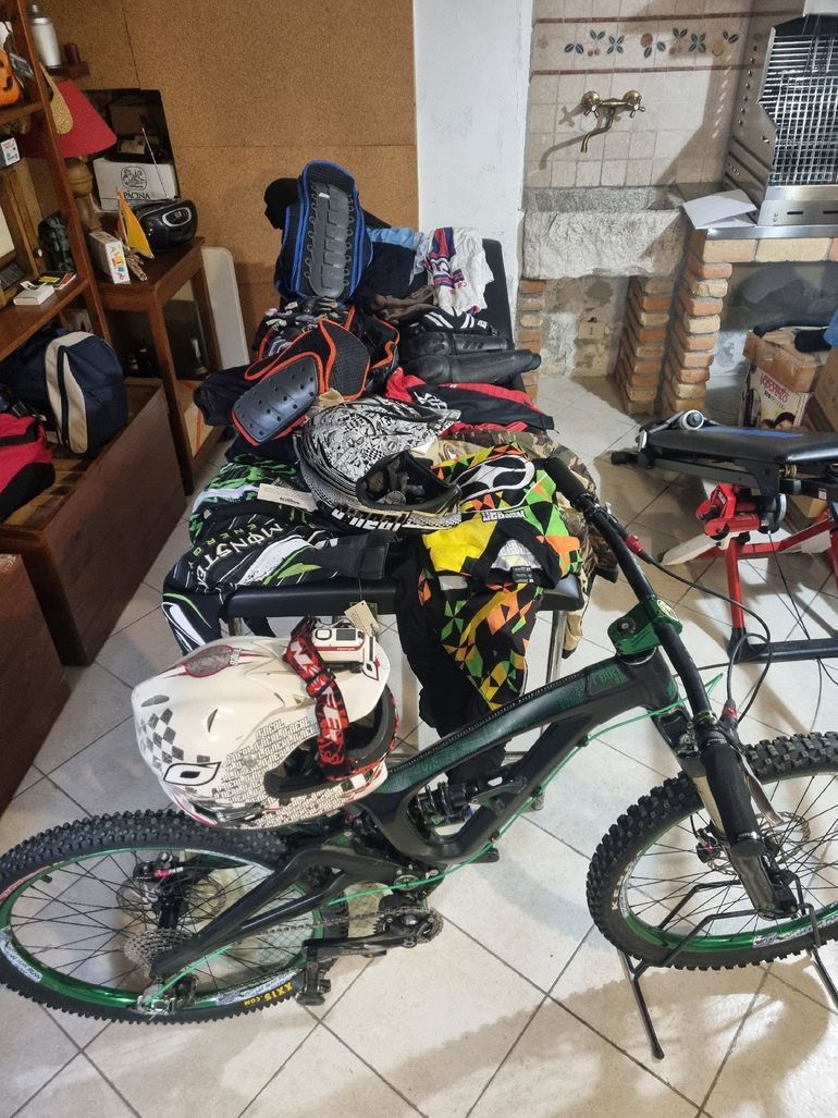 GT Force SRAM Force eTap AXS 2018 Mountainbike d'occasion — image 8 sur 8