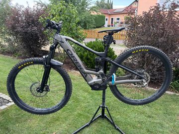 Orbea WILD FS H20 2022 2022 Mountainbike usato, Grigio chiaro — immagine 1 di 12
