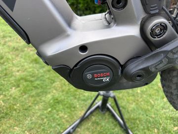Orbea WILD FS H20 2022 2022 Mountainbike usato, Grigio chiaro — immagine 9 di 12