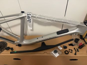 Used Canyon Exceed CF 9 AXS 2025 Frameset 2025 Mountainbike, Light Gray, 29 — image 4 of 24