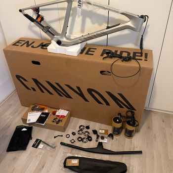 Used Canyon Exceed CF 9 AXS 2025 Frameset 2025 Mountainbike, Light Gray, 29 — image 1 of 46