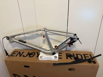 Used Canyon Exceed CF 9 AXS 2025 Frameset 2025 Mountainbike, Light Gray, 29 — image 16 of 46
