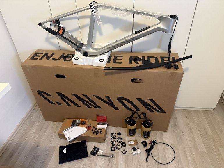 Used Canyon Exceed CF 9 AXS 2025 Frameset 2025 Mountainbike, Light Gray, 29 — image 45 of 46
