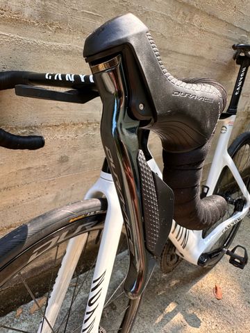 Gebrauchtes Canyon Aeroad CFR Disc Di2 2022 2022 Road & Gravel, Weiß — Bild 7 von 16