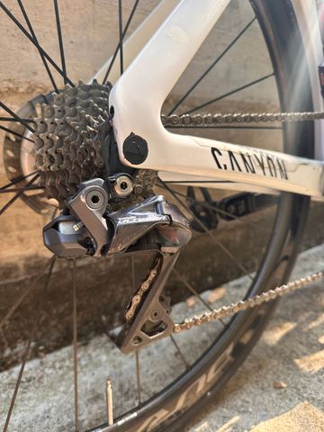 Gebrauchtes Canyon Aeroad CFR Disc Di2 2022 2022 Road & Gravel, Weiß — Bild 3 von 16