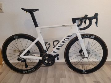 Brugt Canyon Aeroad CF SLX 8 Di2 2025 2025 Road & Gravel — billede 1 af 11