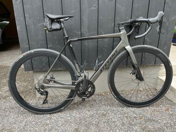 Used Stevens Izoard Disc 2023 2023 Road & Gravel, Light Gray — image 2 of 10