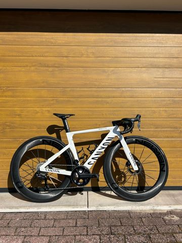 Used Canyon Aeroad CF SLX 8 Di2 2026 2026 Road & Gravel