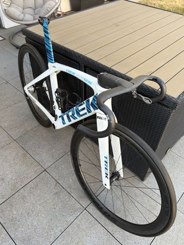 Used Trek Madone SLR 7 Frameset 2021 Road & Gravel, White — image 2 of 5
