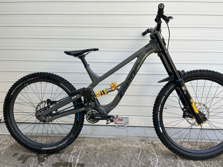 Used Zerode Custom Pinion C-Line Gearbox 2026 Mountainbike, Light Gray — image 3 of 6