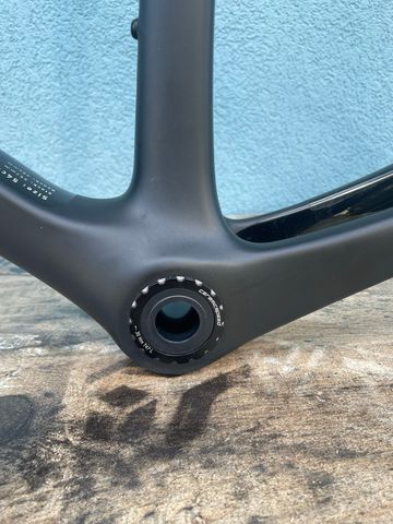 Použité Enve Melee Premium RED 2025 Frameset 2025 Road & Gravel — obrázek 6 z 21