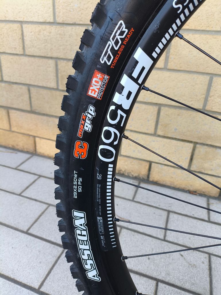 Tweedehands Canyon Torque 29 CF 8 2023 2023 Mountainbike — afbeelding 14 van 20