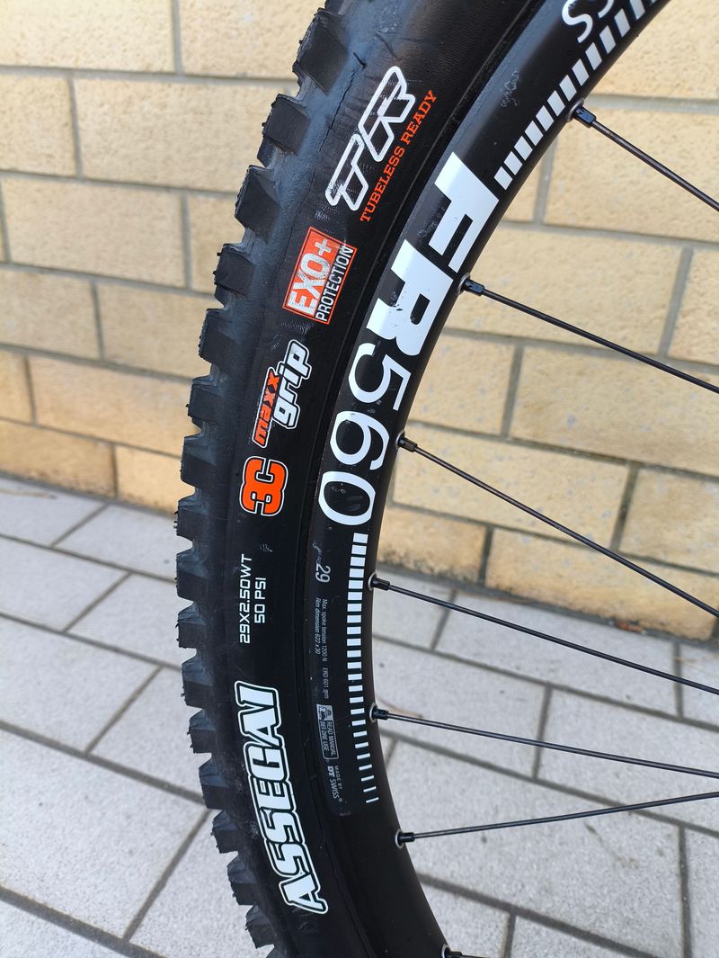 Used Canyon Torque 29 CF 8 2023 2023 Mountainbike, Black, 29 — image 14 of 20