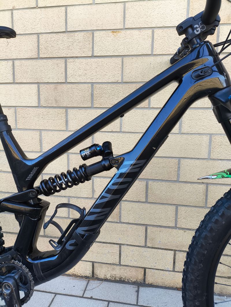 Used Canyon Torque 29 CF 8 2023 2023 Mountainbike, Black, 29 — image 5 of 20