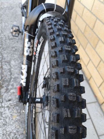 Used Canyon Torque 29 CF 8 2023 2023 Mountainbike, Black, 29 — image 11 of 20