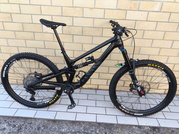 Used Canyon Torque 29 CF 8 2023 2023 Mountainbike, Black, 29 — image 2 of 20