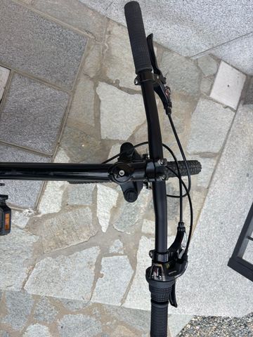 Specialized Hotrock 20 2020 2020 Mountainbike usato, Nero — immagine 10 di 19